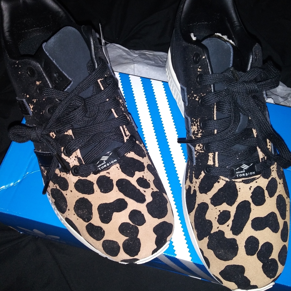 NWT Adidas sneakers